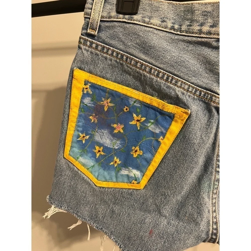 Levi Regular Fit 505 Sunflower Painted Cutoff Denim Jean Shorts W 33 L 30 - Picture 4 of 7